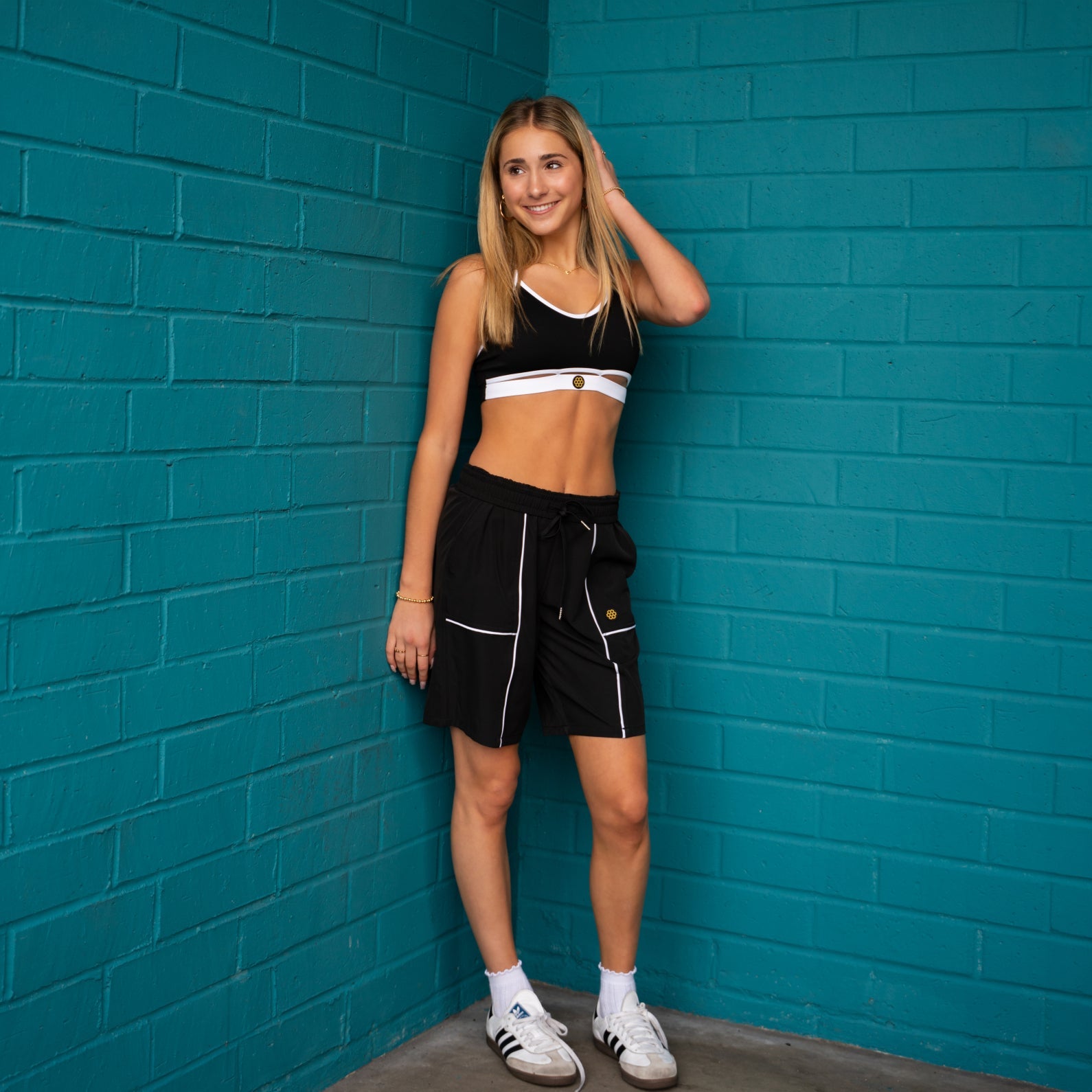 Pacific Short Black/White